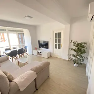 https://apartamento-gades-natura-a-450-mts-playa-victoria.hotelsincadiz.net